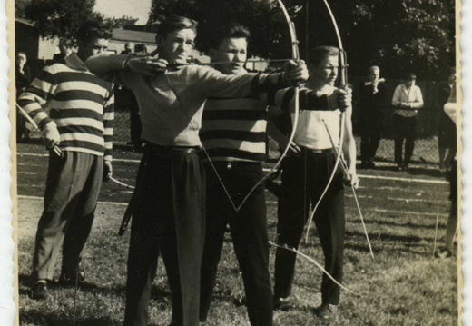 Zespół juniorów sekcji łuczniczej LKS Korona Bukowiec -1962 r.