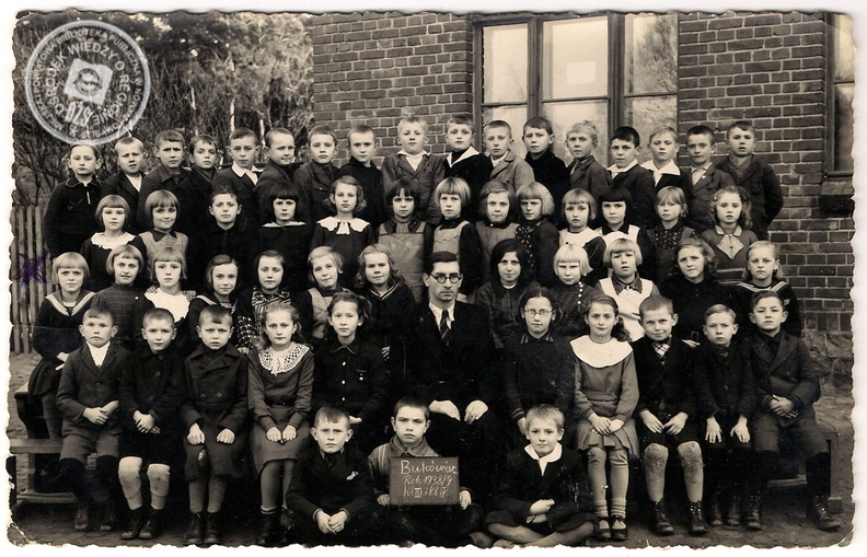 matuszak_grazyna_gm_szkola_w_bukowcu_rok_szkolny_1938_39_klasa_III_i_IV.jpg