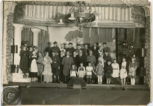 Przedstawienie teatru amatorskiego Towarzystwa Śpiewaczego "Chopin" - operetka "Rozkoszna Madelon", 7 listopada 1937 r.