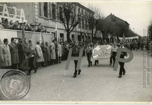 1. Maja - ul. Poznańska; róg Bohaterów