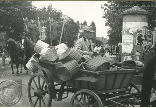 Uczestnicy korowodu podczas Jarmarku Chmielo-Wikliniarskiego - 1978 r.