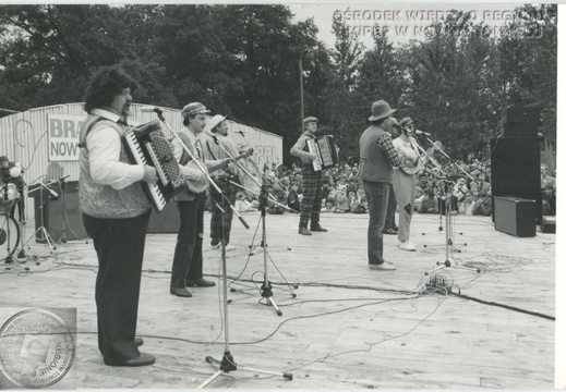 Występ Kapeli zza Winkla. Jarmark Chmielo-Wikliniarski - 1986 r.