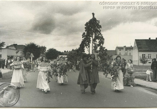 Uczestnicy korowodu podczas Jarmarku Chmielo-Wikliniarskiego - 1978