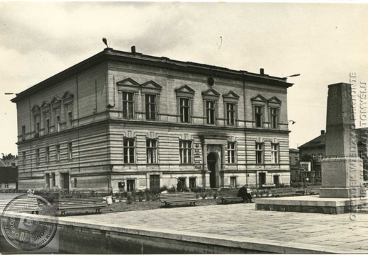 Plac Niepodległości; ratusz  - po 1970 r.