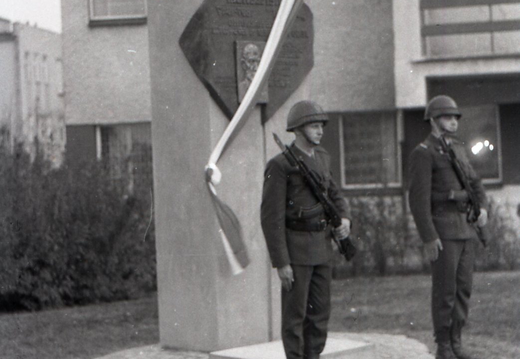 Uroczystość odsłonięcia pomnika gen. Świerczewskiego, 1988 r.
