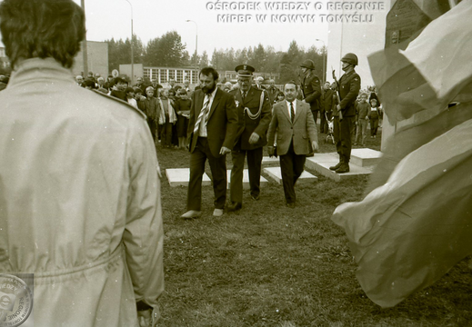 Uroczystość odsłonięcia pomnika gen. Karola Świerczewskiego, 1988 r.