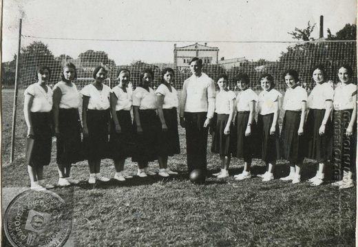 Drużyna siatkarek "POLONII", 1937 r.