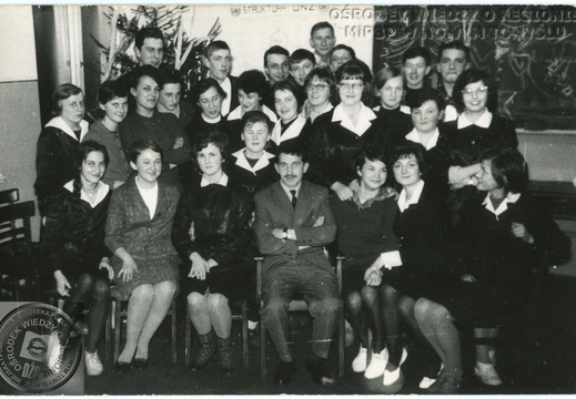 Uczniowie Liceum Ogólnokształcącego im. M. Kopernika w Nowym Tomyślu - rocznik 1961-65