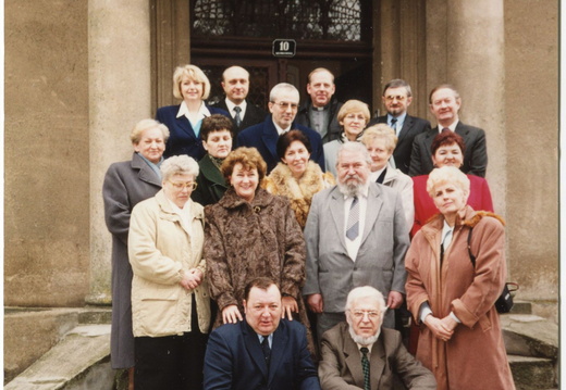 Spotkanie klasowe uczniów nowotomyskiego liceum w 35.rocznicę matury. Wilczyn 2000 r.
