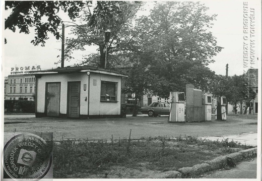 Plac Niepodległości, stacja benzynowa - sierpień 1984 r.