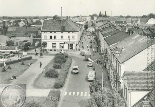 Widok na pl. Niepodległości i ul. Mickiewicza - 1985 r.