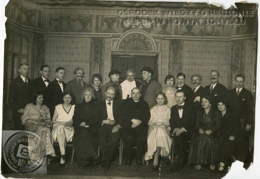 Przedstawienie amatorskiej grupy teatralnej  - lata 30. XX w.