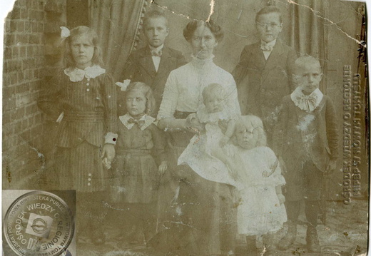 Mieszkańcy Nowego Tomyśla. Róża Twardowska z dziećmi.