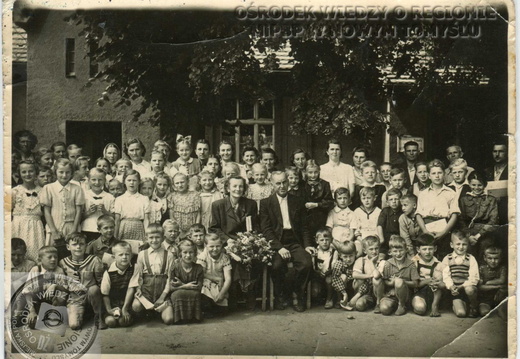 Szkoła podstawowa w Starym Tomyślu lata 50 XX wieku