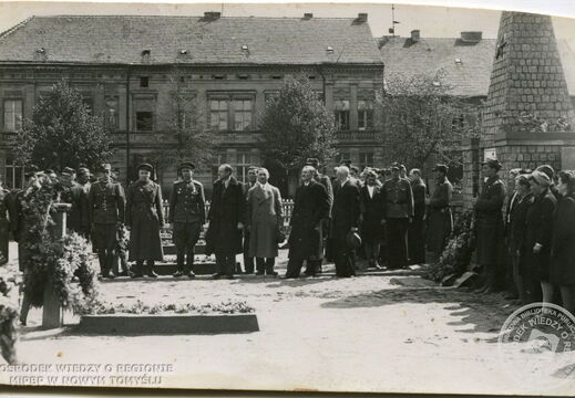 Cmentarz żołnierzy radzieckich na Pl. Chopina w Nowym Tomyślu