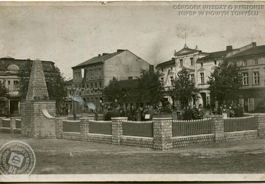 Cmentarz żołnierzy radzieckich na Pl. Chopina w Nowym Tomyślu